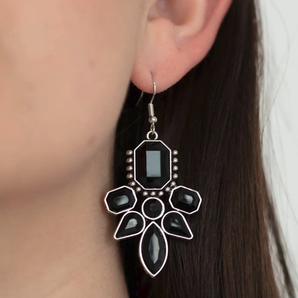 Paparazzi Jewelry Accessories - Vacay Vixen - Black Earrings - Vintage